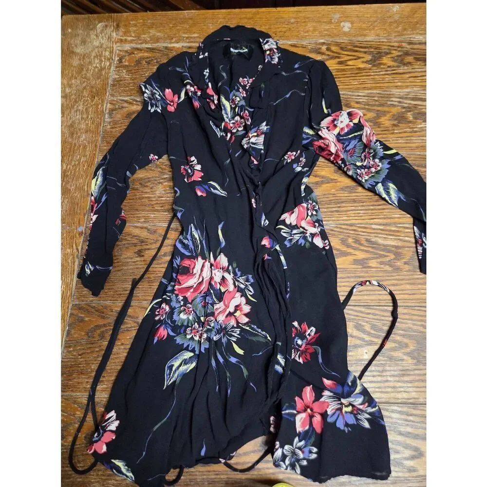 Reformation Dickinson floral wrap dress Sz Small